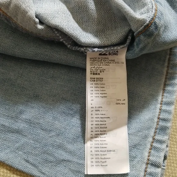 💙 Billabong Bellbottom Jeans 💙 - Picture 6 of 8